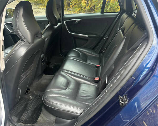 Синій Вольво B60, об'ємом двигуна 1.6 л та пробігом 233 тис. км за 9950 $, фото 16 на Automoto.ua