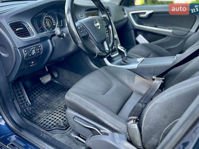 Синій Вольво B60, об'ємом двигуна 1.6 л та пробігом 291 тис. км за 10999 $, фото 17 на Automoto.ua