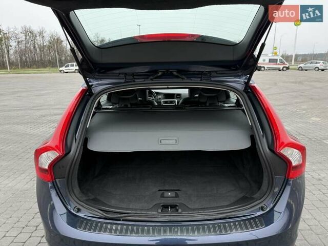 Синий Вольво B60, объемом двигателя 2.4 л и пробегом 230 тыс. км за 13199 $, фото 55 на Automoto.ua