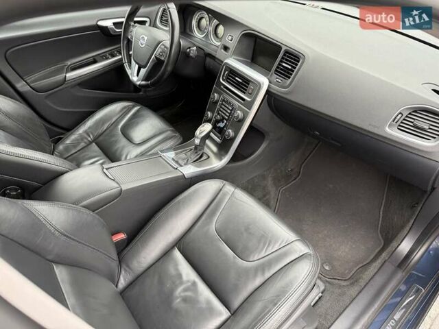 Синий Вольво B60, объемом двигателя 2.4 л и пробегом 230 тыс. км за 13199 $, фото 68 на Automoto.ua