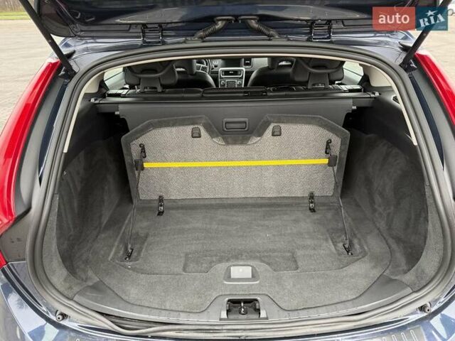 Синий Вольво B60, объемом двигателя 2.4 л и пробегом 230 тыс. км за 13199 $, фото 59 на Automoto.ua