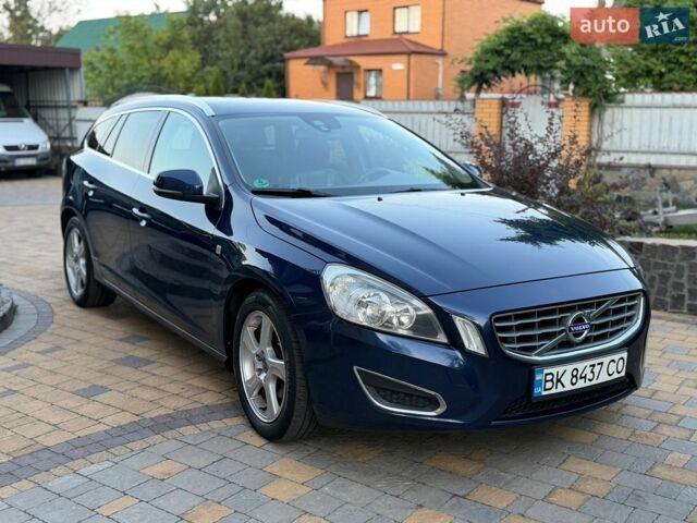 Синий Вольво B60, объемом двигателя 1.98 л и пробегом 304 тыс. км за 9950 $, фото 2 на Automoto.ua