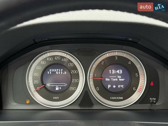 Синий Вольво B60, объемом двигателя 2.4 л и пробегом 230 тыс. км за 13199 $, фото 32 на Automoto.ua