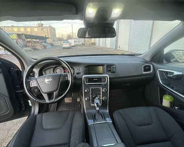 Синий Вольво B60, объемом двигателя 1.56 л и пробегом 290 тыс. км за 8850 $, фото 12 на Automoto.ua