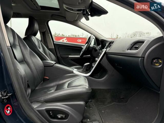 Синий Вольво B60, объемом двигателя 2.4 л и пробегом 230 тыс. км за 13199 $, фото 69 на Automoto.ua