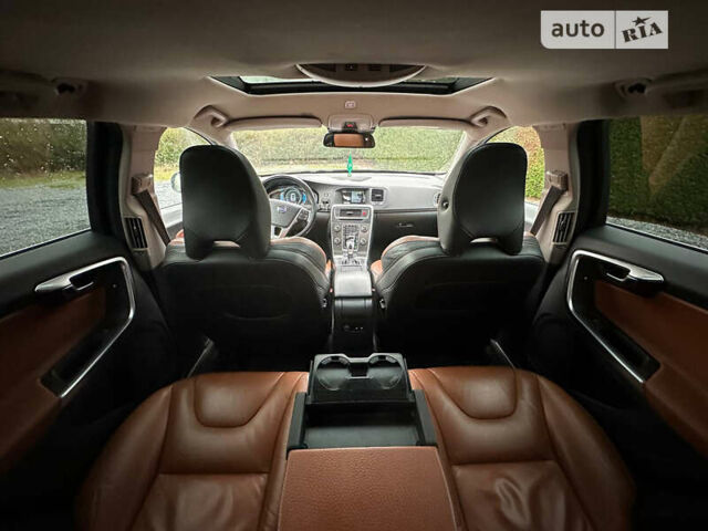 Синий Вольво B60, объемом двигателя 2.4 л и пробегом 255 тыс. км за 15500 $, фото 19 на Automoto.ua