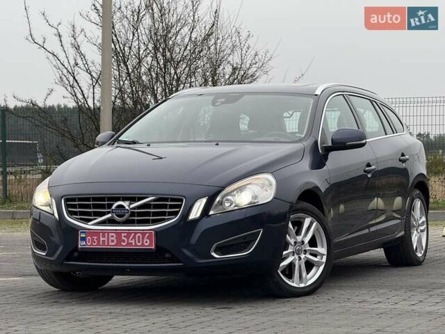 Синий Вольво B60, объемом двигателя 2.4 л и пробегом 230 тыс. км за 13199 $, фото 1 на Automoto.ua