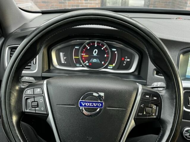 Синий Вольво B60, объемом двигателя 2.4 л и пробегом 290 тыс. км за 14500 $, фото 8 на Automoto.ua