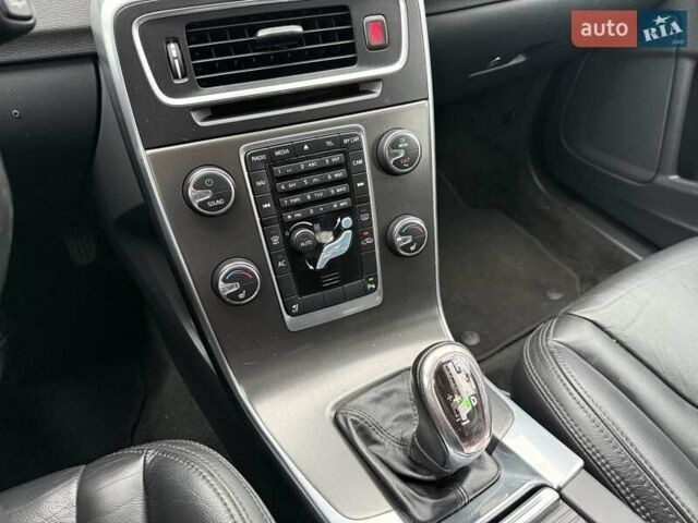 Синий Вольво B60, объемом двигателя 2.4 л и пробегом 230 тыс. км за 13199 $, фото 39 на Automoto.ua