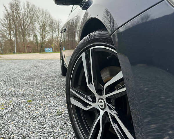 Синий Вольво B60, объемом двигателя 2.4 л и пробегом 255 тыс. км за 15500 $, фото 8 на Automoto.ua