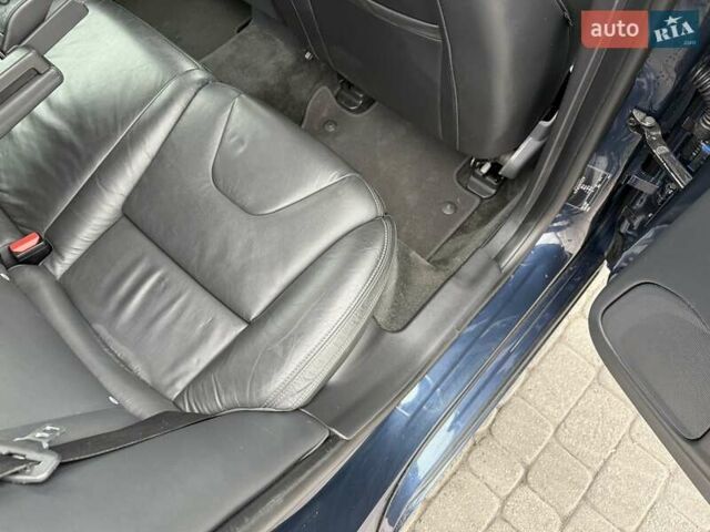 Синий Вольво B60, объемом двигателя 2.4 л и пробегом 230 тыс. км за 13199 $, фото 63 на Automoto.ua