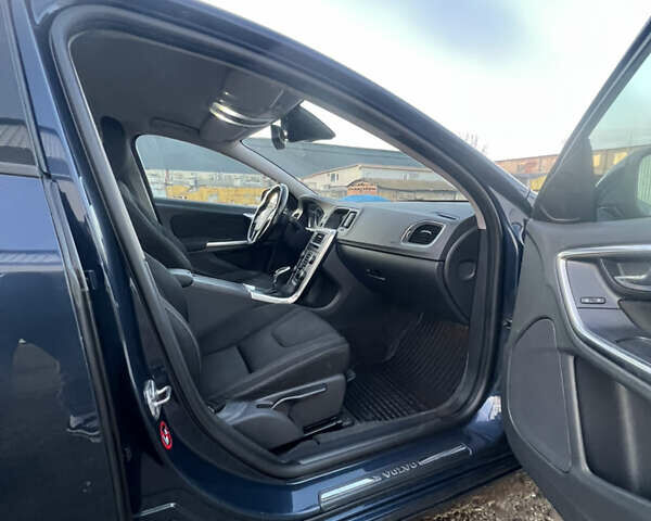 Синий Вольво B60, объемом двигателя 1.56 л и пробегом 290 тыс. км за 8850 $, фото 14 на Automoto.ua