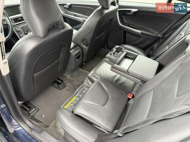 Синий Вольво B60, объемом двигателя 2.4 л и пробегом 230 тыс. км за 13199 $, фото 52 на Automoto.ua