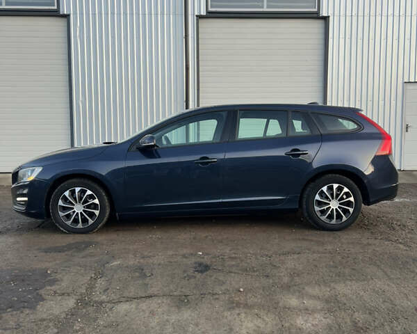 Синий Вольво B60, объемом двигателя 1.56 л и пробегом 290 тыс. км за 8850 $, фото 10 на Automoto.ua