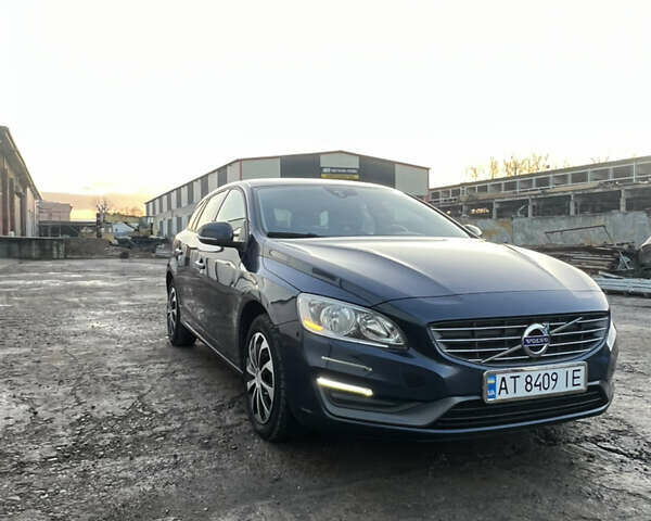 Синий Вольво B60, объемом двигателя 1.56 л и пробегом 290 тыс. км за 8850 $, фото 2 на Automoto.ua