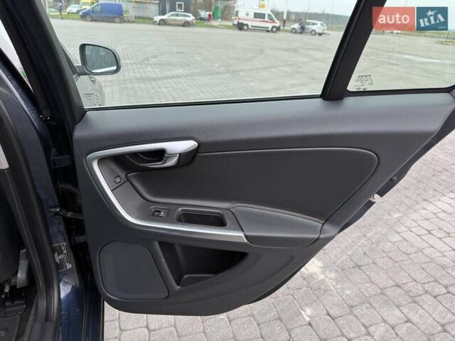 Синий Вольво B60, объемом двигателя 2.4 л и пробегом 230 тыс. км за 13199 $, фото 60 на Automoto.ua