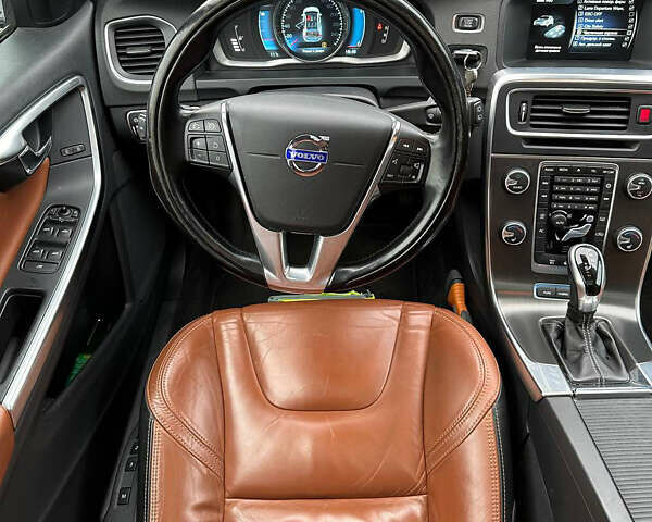 Синий Вольво B60, объемом двигателя 2.4 л и пробегом 255 тыс. км за 15500 $, фото 15 на Automoto.ua