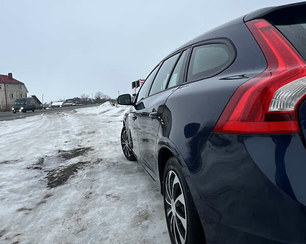 Синій Вольво B60, об'ємом двигуна 1.56 л та пробігом 293 тис. км за 8788 $, фото 3 на Automoto.ua