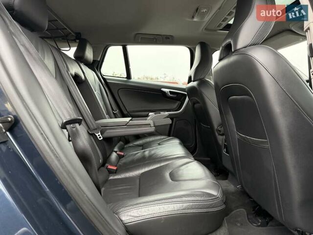 Синий Вольво B60, объемом двигателя 2.4 л и пробегом 230 тыс. км за 13199 $, фото 61 на Automoto.ua