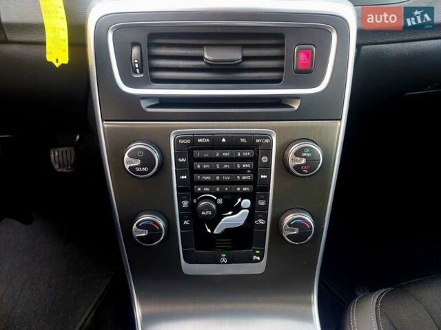 Синій Вольво B60, об'ємом двигуна 2 л та пробігом 238 тис. км за 12555 $, фото 35 на Automoto.ua