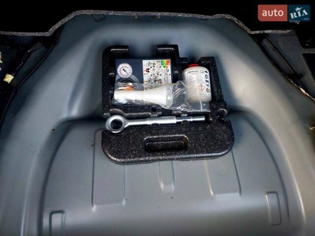 Синий Вольво B60, объемом двигателя 2 л и пробегом 238 тыс. км за 12222 $, фото 52 на Automoto.ua