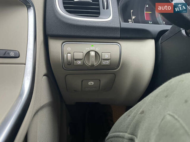 Синій Вольво B60, об'ємом двигуна 1.97 л та пробігом 129 тис. км за 14000 $, фото 27 на Automoto.ua