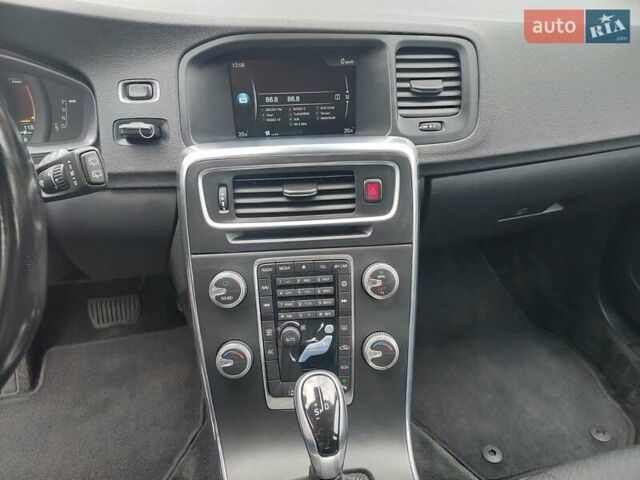 Синій Вольво B60, об'ємом двигуна 1.97 л та пробігом 224 тис. км за 13033 $, фото 33 на Automoto.ua