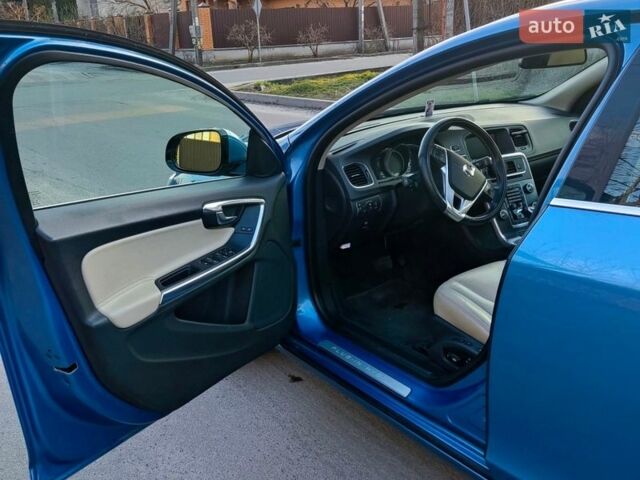 Синій Вольво B60, об'ємом двигуна 2.4 л та пробігом 247 тис. км за 15700 $, фото 13 на Automoto.ua