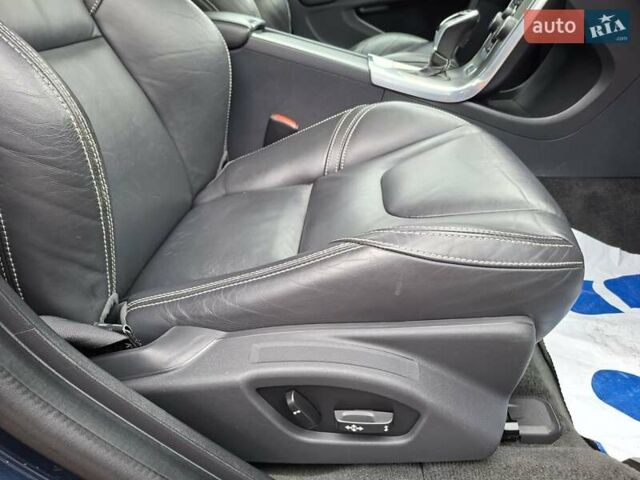 Синий Вольво B60, объемом двигателя 2.4 л и пробегом 250 тыс. км за 16200 $, фото 22 на Automoto.ua