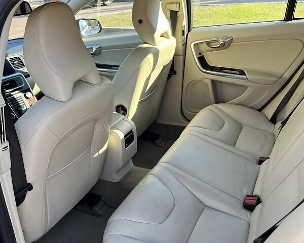 Синій Вольво B60, об'ємом двигуна 2 л та пробігом 262 тис. км за 10900 $, фото 7 на Automoto.ua