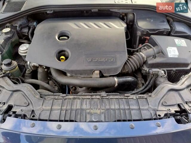 Синий Вольво B60, объемом двигателя 1.56 л и пробегом 280 тыс. км за 9600 $, фото 15 на Automoto.ua