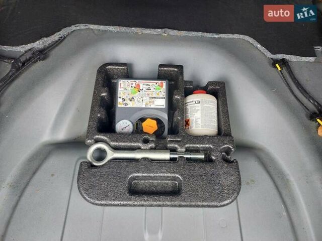 Синій Вольво B60, об'ємом двигуна 1.97 л та пробігом 224 тис. км за 13033 $, фото 55 на Automoto.ua