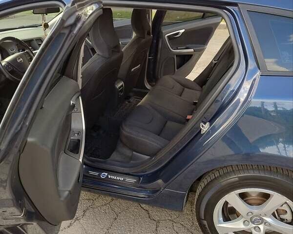 Синий Вольво B60, объемом двигателя 1.56 л и пробегом 280 тыс. км за 9600 $, фото 19 на Automoto.ua