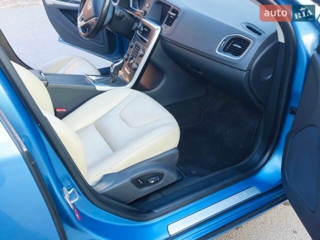 Синій Вольво B60, об'ємом двигуна 2.4 л та пробігом 247 тис. км за 15700 $, фото 19 на Automoto.ua