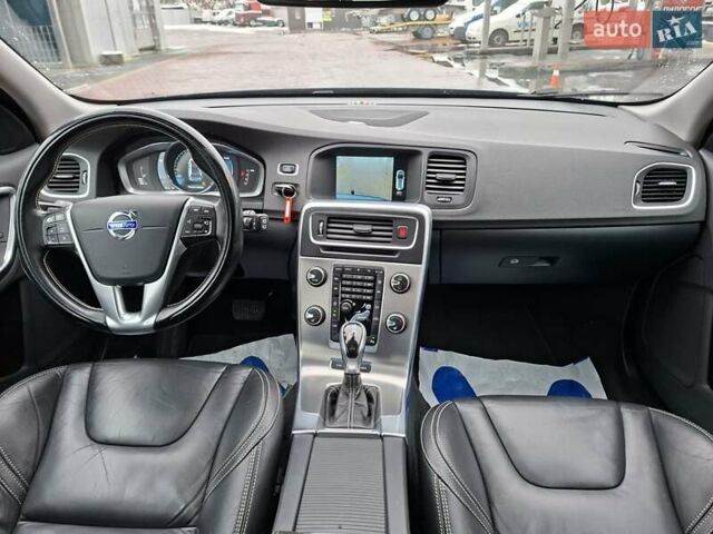 Синий Вольво B60, объемом двигателя 2.4 л и пробегом 250 тыс. км за 16200 $, фото 25 на Automoto.ua