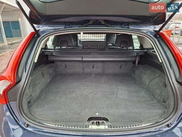 Синий Вольво B60, объемом двигателя 2.4 л и пробегом 250 тыс. км за 16200 $, фото 31 на Automoto.ua