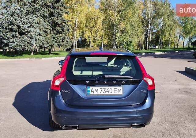 Синій Вольво B60, об'ємом двигуна 2 л та пробігом 262 тис. км за 10900 $, фото 1 на Automoto.ua