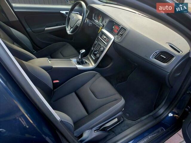 Синій Вольво B60, об'ємом двигуна 2 л та пробігом 238 тис. км за 12555 $, фото 15 на Automoto.ua