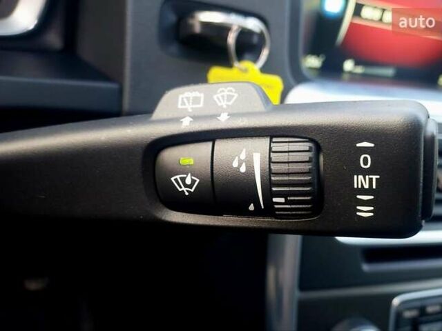 Синій Вольво B60, об'ємом двигуна 2 л та пробігом 238 тис. км за 12555 $, фото 24 на Automoto.ua