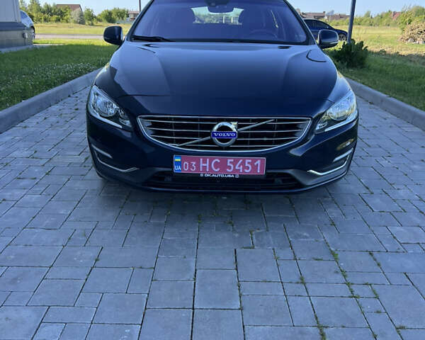 Синий Вольво B60, объемом двигателя 2 л и пробегом 160 тыс. км за 9990 $, фото 2 на Automoto.ua
