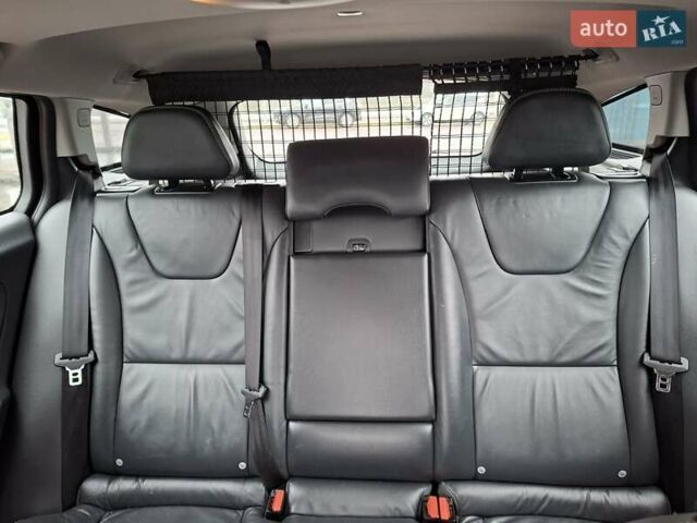 Синий Вольво B60, объемом двигателя 2.4 л и пробегом 250 тыс. км за 16200 $, фото 32 на Automoto.ua