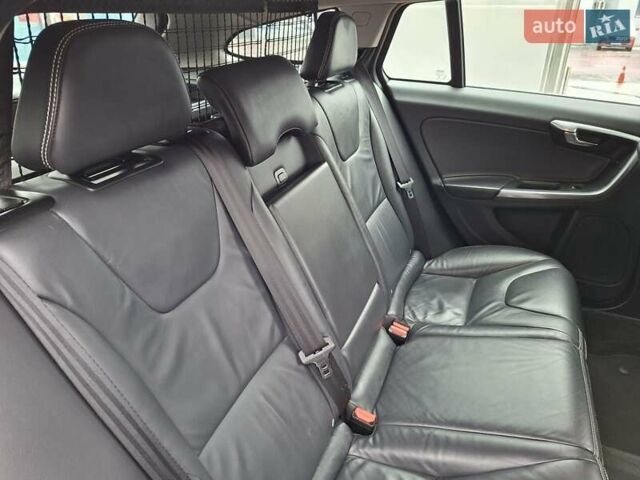 Синий Вольво B60, объемом двигателя 2.4 л и пробегом 250 тыс. км за 16200 $, фото 21 на Automoto.ua