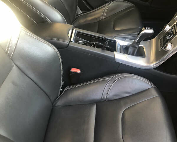 Синій Вольво B60, об'ємом двигуна 1.97 л та пробігом 217 тис. км за 12800 $, фото 10 на Automoto.ua