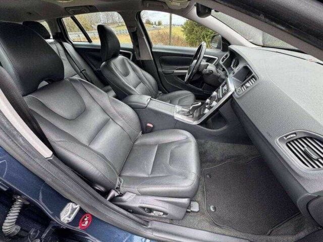 Синий Вольво B60, объемом двигателя 2 л и пробегом 43 тыс. км за 1700 $, фото 6 на Automoto.ua