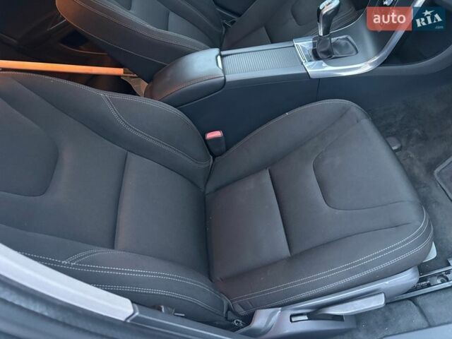 Синій Вольво B60, об'ємом двигуна 1.97 л та пробігом 279 тис. км за 10200 $, фото 14 на Automoto.ua