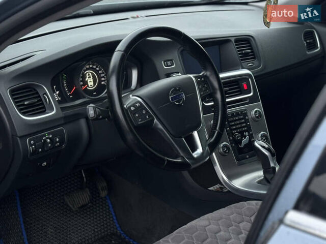 Синий Вольво B60, объемом двигателя 1.97 л и пробегом 226 тыс. км за 11999 $, фото 17 на Automoto.ua