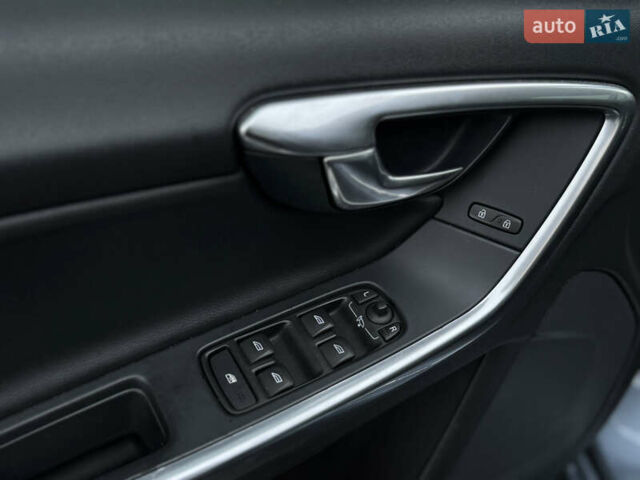 Синий Вольво B60, объемом двигателя 1.97 л и пробегом 226 тыс. км за 11999 $, фото 15 на Automoto.ua