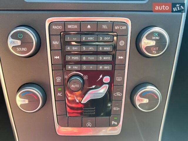 Синий Вольво B60, объемом двигателя 2 л и пробегом 244 тыс. км за 13880 $, фото 63 на Automoto.ua