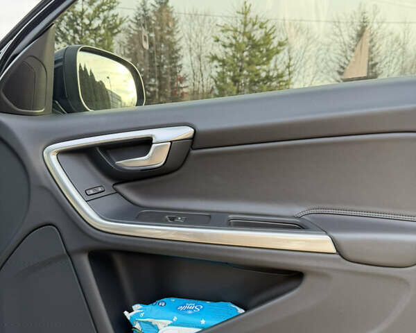 Синий Вольво B60, объемом двигателя 1.97 л и пробегом 210 тыс. км за 17500 $, фото 25 на Automoto.ua