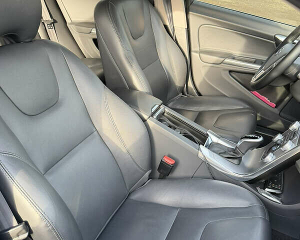 Синий Вольво B60, объемом двигателя 1.97 л и пробегом 210 тыс. км за 17500 $, фото 26 на Automoto.ua